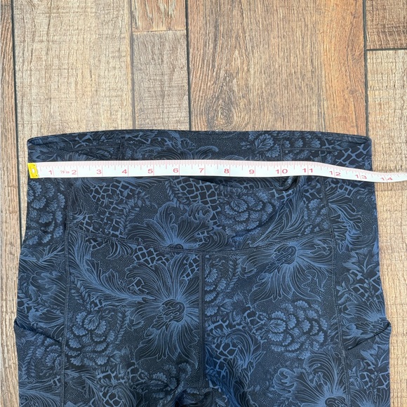 lululemon athletica Women's Navy Floral Joggers - Picture 10 of 10